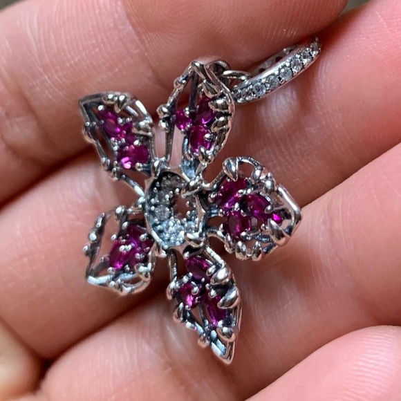 NWOT Stranger Things Demogorgon Large Dangle Charm Sterling Silver 925 - Picture 10 of 11